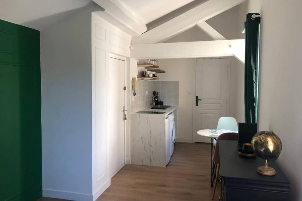 Studio Sous Les Toits Lyon Exterior foto